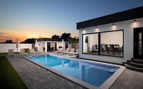 Villa L&L